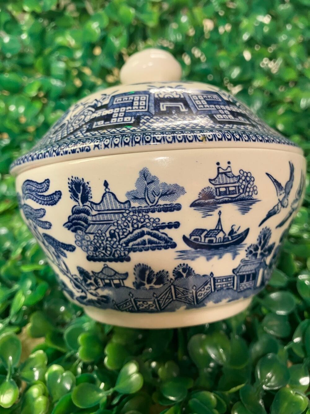 Churchill Sugar Bowl Blue Willow 
With Lid